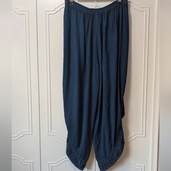 Magic Black Wide Leg Pants with Elegant Flow Beaded 100% Rayon One Size - Picture 4 of 14